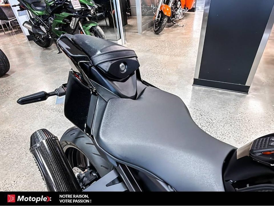 Yamaha R9 FULL OPTIONS 2025 - Image 5