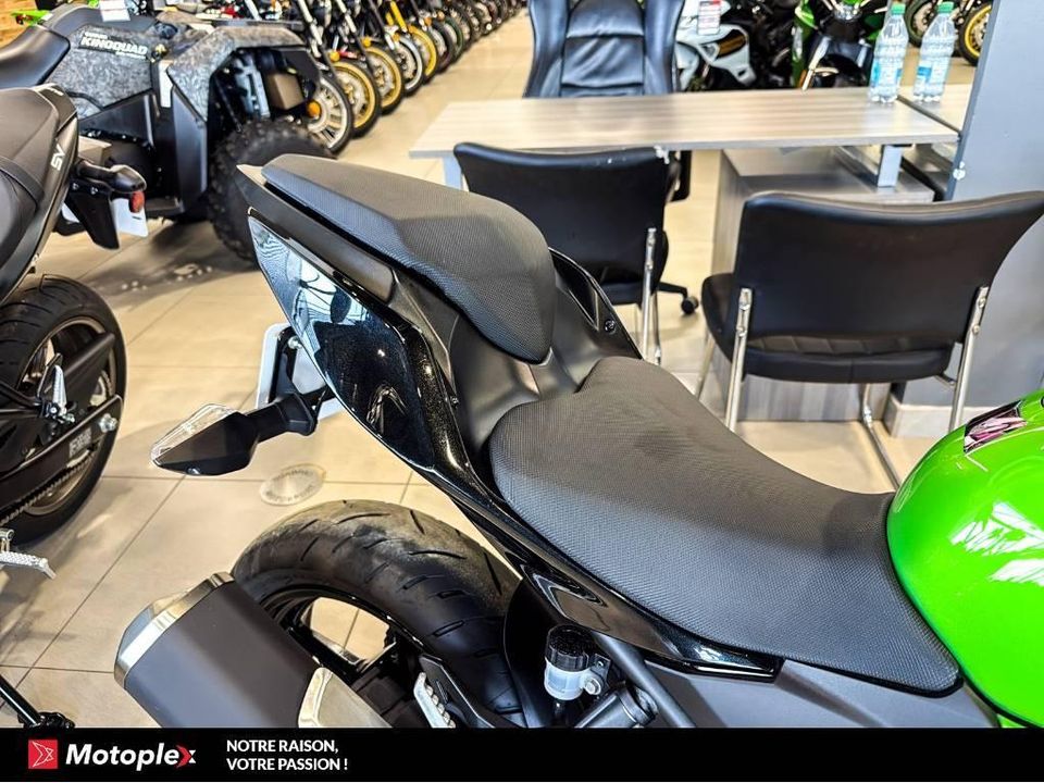 Kawasaki Z400 *2337 KM* 2023 - Image 5