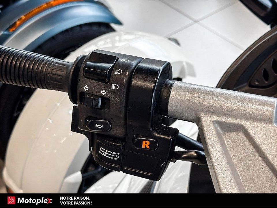 Can-Am SPYDER RSS SE5 2010 - Image 5
